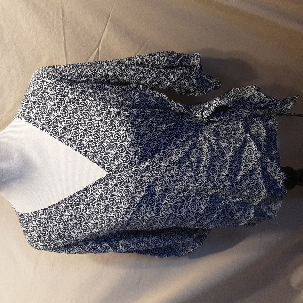 Talbot Floral Inspired Wrap Top SZ LG